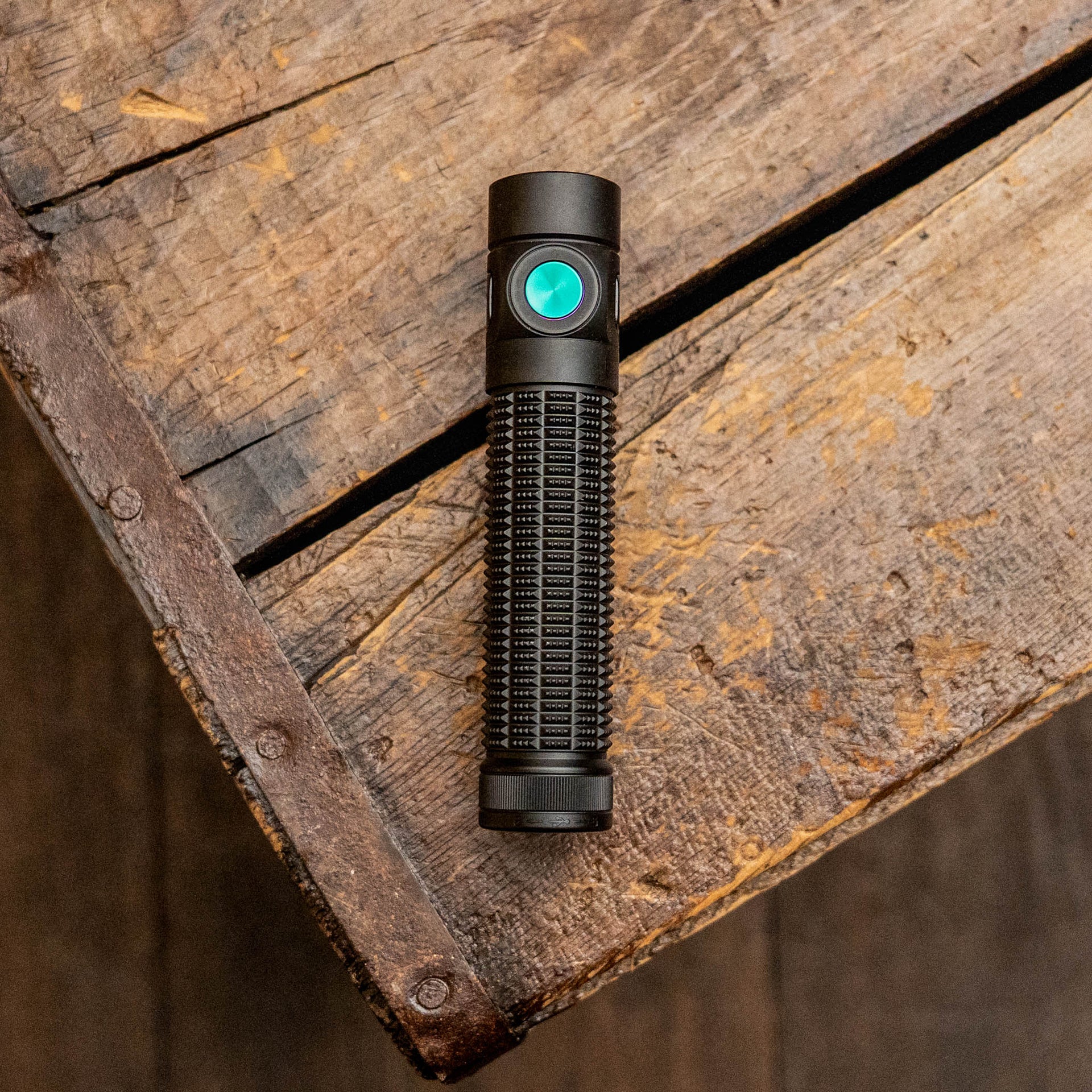 Olight Baton 4 Pro – Tale Of Knives